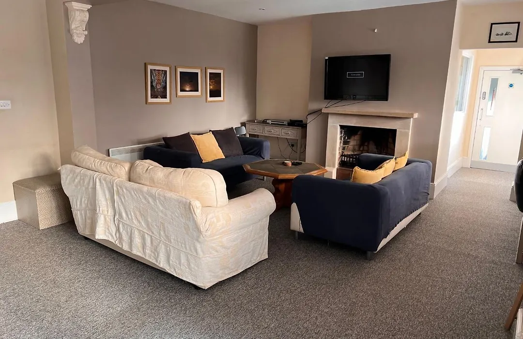 Stonehenge Farmhouse-1
